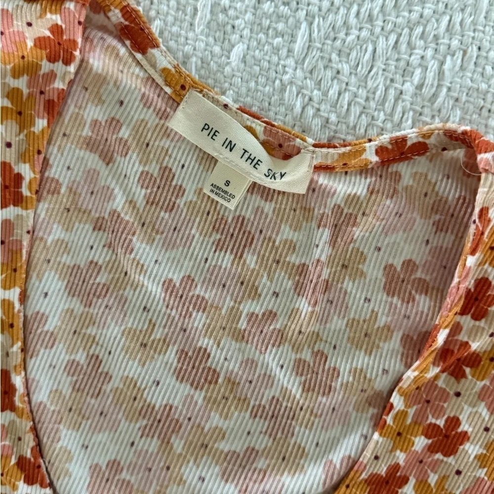 Floral Tie-Front‎ Crop Top